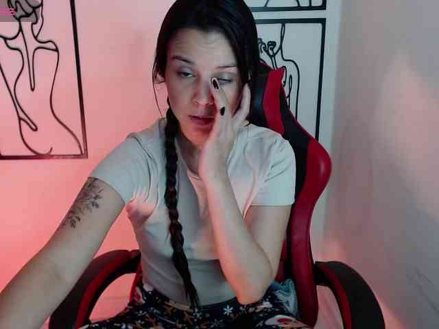 MiaRobinn webcam
