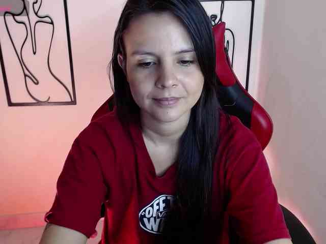 MiaRobinn webcam