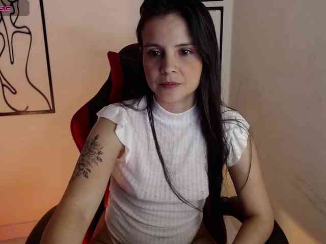 MiaRobinn webcam