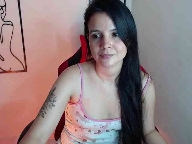 MiaRobinn webcam