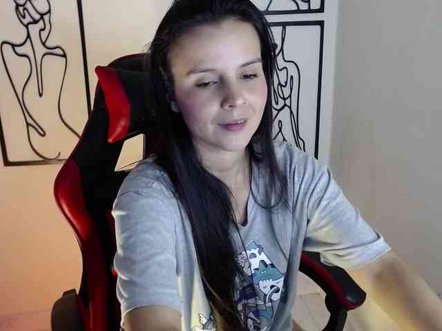 MiaRobinn webcam
