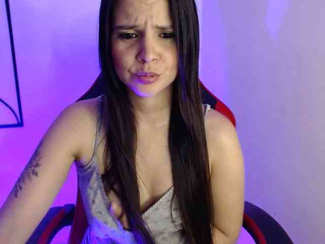 MiaRobinn webcam