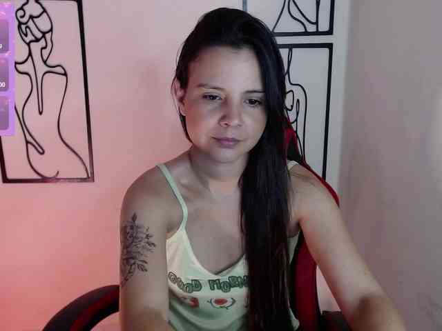 MiaRobinn webcam