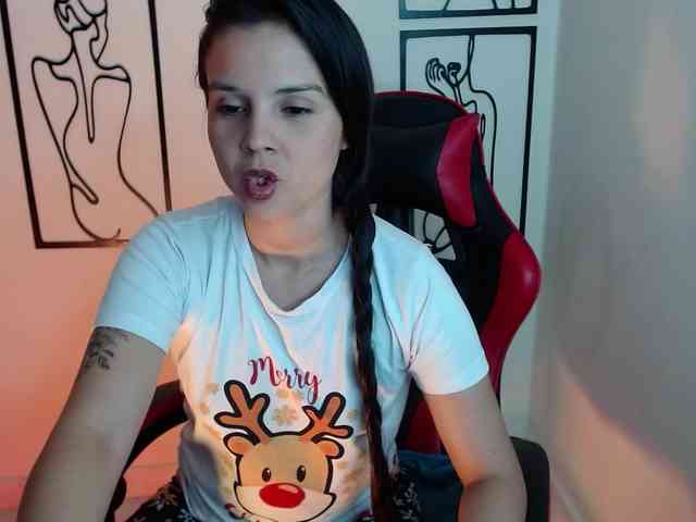 MiaRobinn webcam