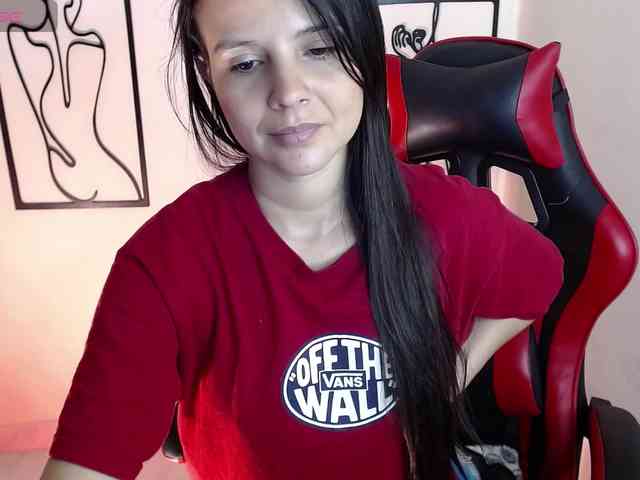 MiaRobinn webcam
