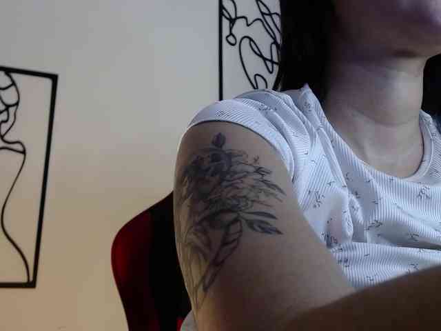 MiaRobinn webcam