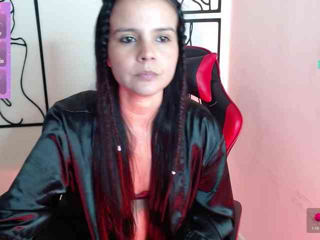 MiaRobinn webcam