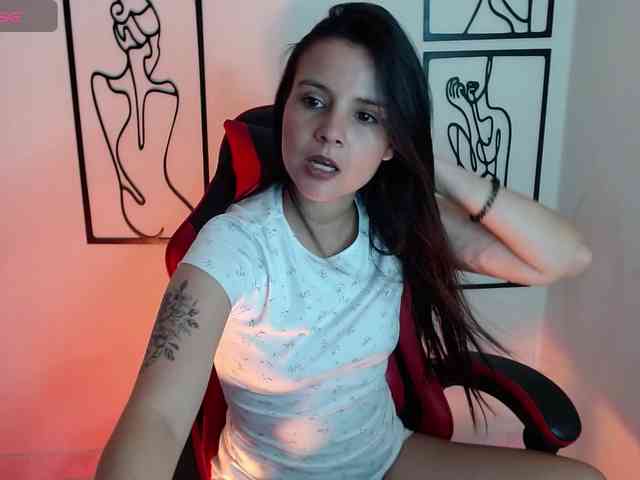 MiaRobinn webcam