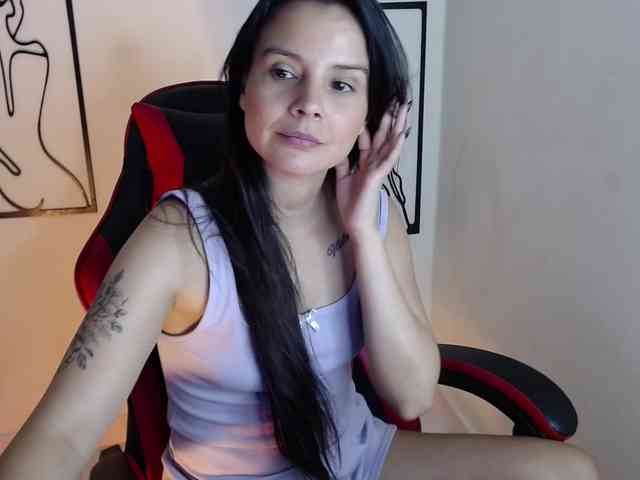 MiaRobinn webcam
