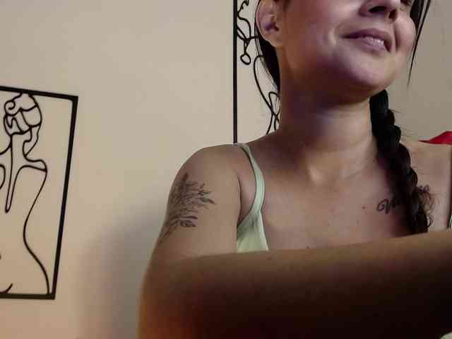 MiaRobinn webcam