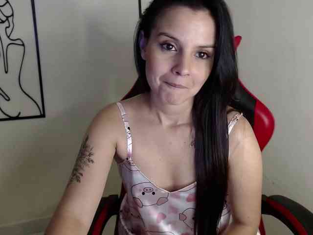 MiaRobinn webcam