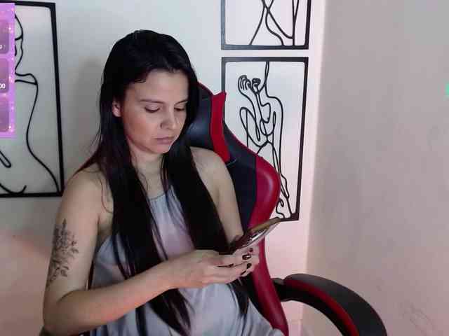 MiaRobinn webcam