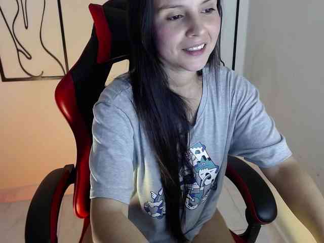 MiaRobinn webcam