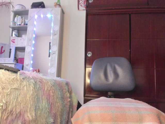 Rapunzell-- live webcam show