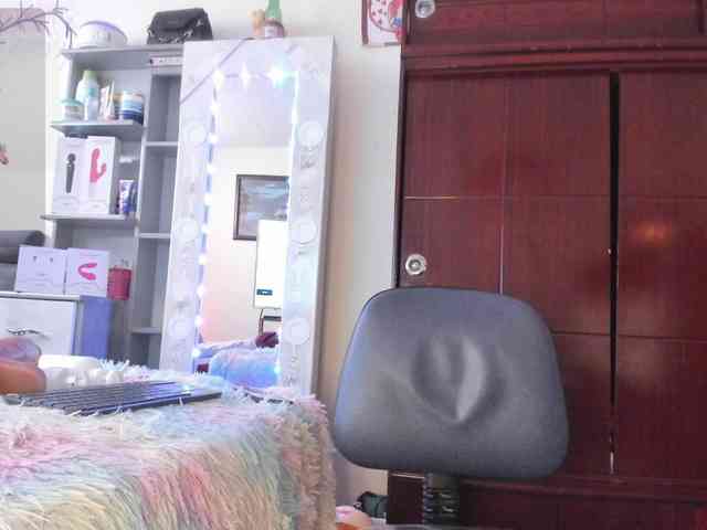 Rapunzell-- webcam