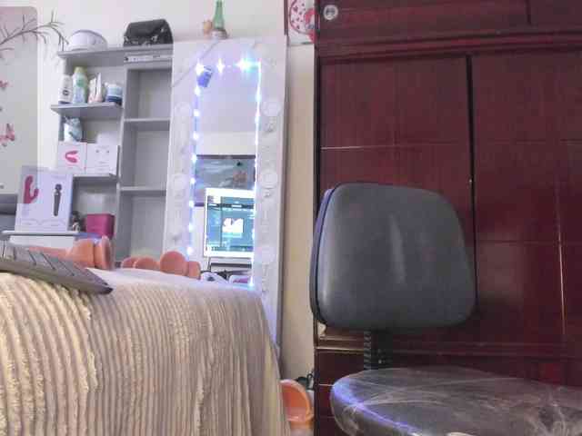 Rapunzell-- webcam