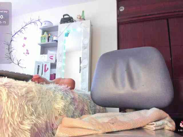 Rapunzell-- webcam