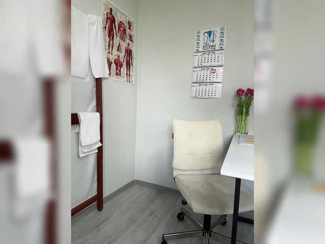 Adelaida1001 live cam on BongaCams