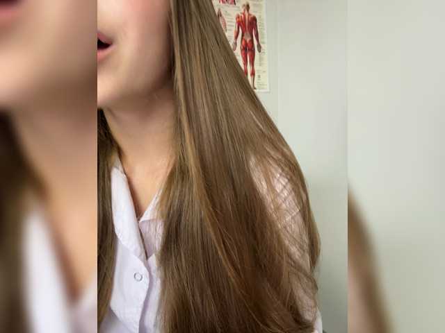 Adelaida1001, modelo webcam