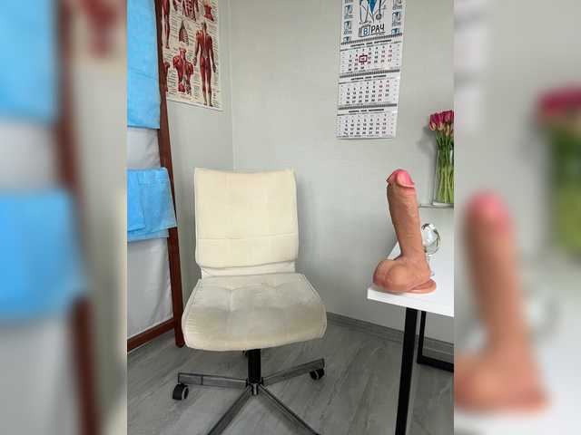 Adelaida1001 live cam on BongaCams