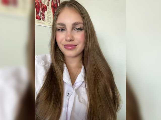 Adelaida1001 live cam on BongaCams
