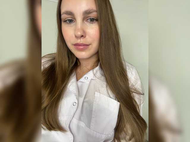 Adelaida1001 live cam on BongaCams