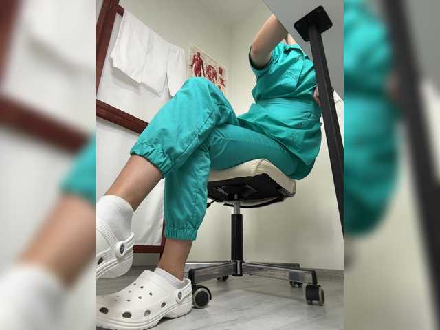 go to chat with DokTor_Ada