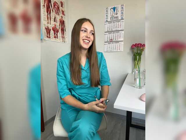 Adelaida1001 live cam on BongaCams