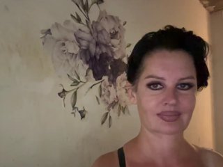 RoyalBreasts Porn Show