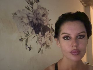 RoyalBreasts Porn Show