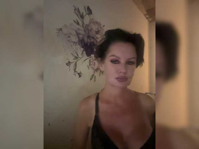 RoyalBreasts