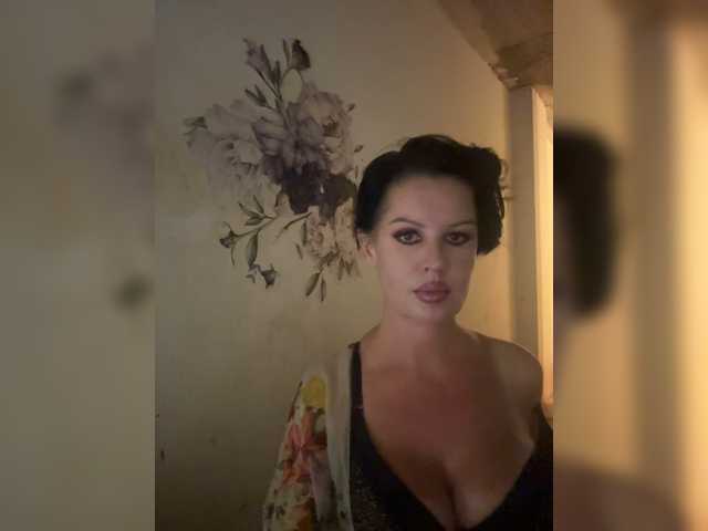 Royalbreasts live cam
