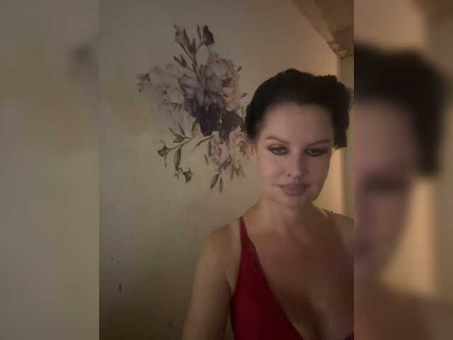 RoyalBreasts live cam on BongaCams