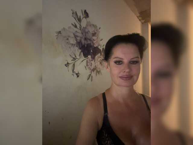 RoyalBreasts live cam on BongaCams