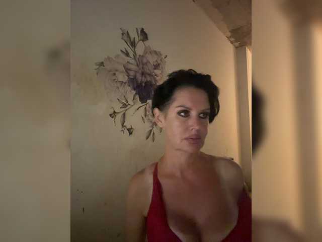RoyalBreasts live cam on BongaCams