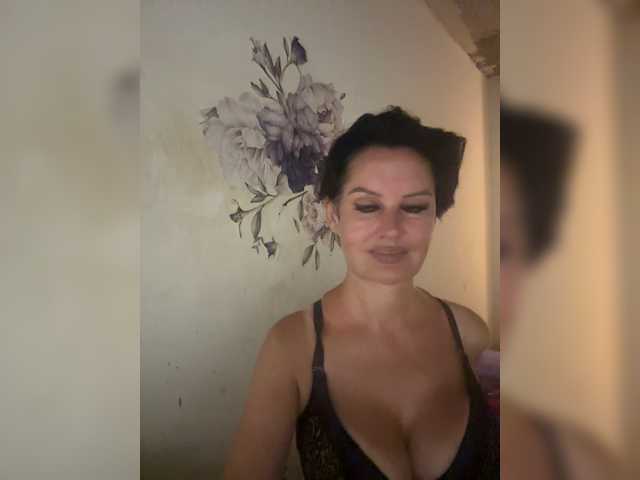 RoyalBreasts live webcam show