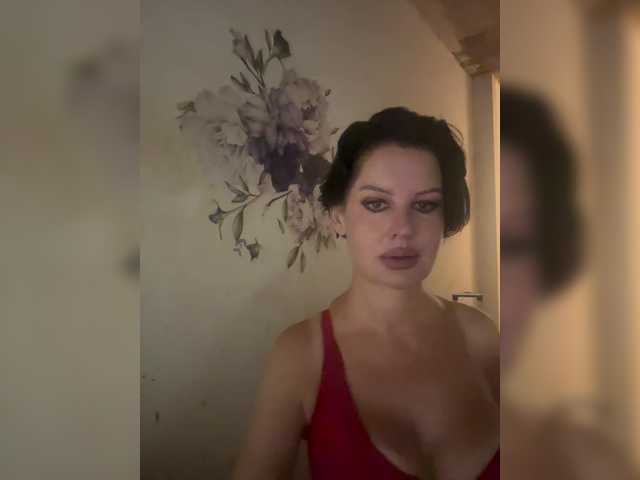 RoyalBreasts live cam on BongaCams