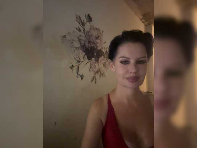 RoyalBreasts live cam on BongaCams