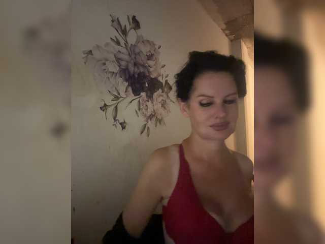 RoyalBreasts live cam on BongaCams