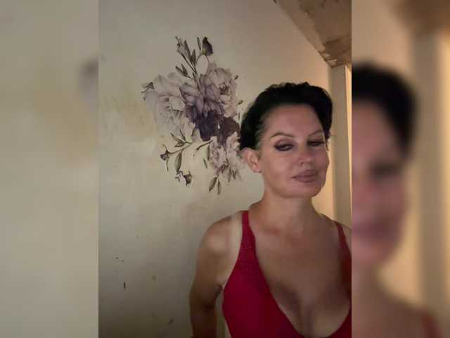 RoyalBreasts live cam on BongaCams