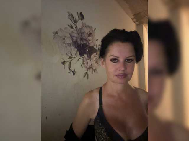 RoyalBreasts live cam on BongaCams