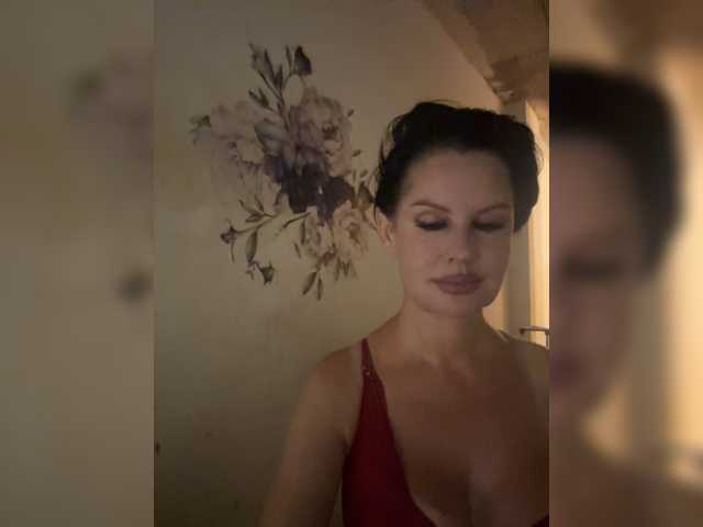 RoyalBreasts live cam on BongaCams
