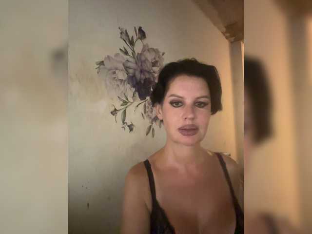 RoyalBreasts