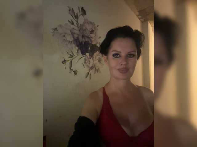 RoyalBreasts live cam on BongaCams