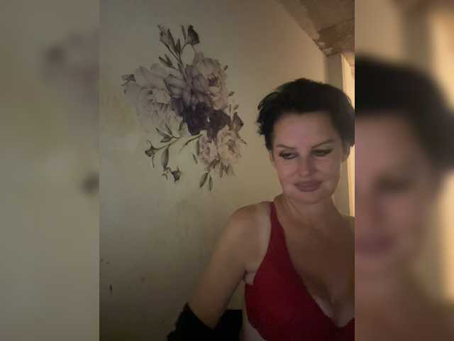 RoyalBreasts live cam on BongaCams