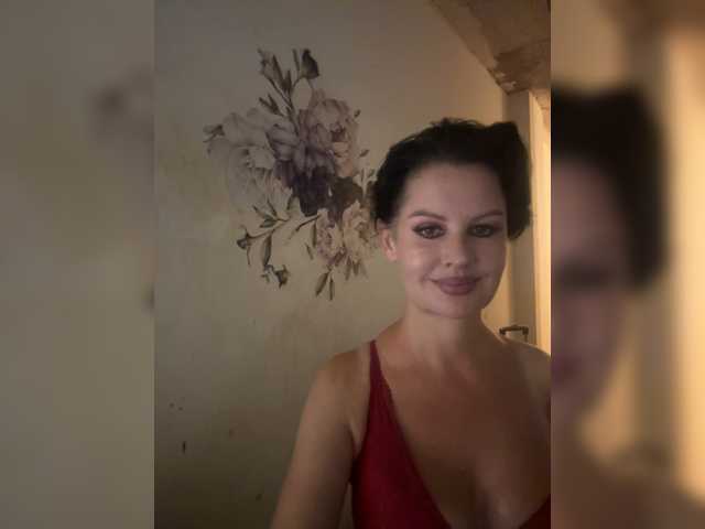 RoyalBreasts live cam on BongaCams