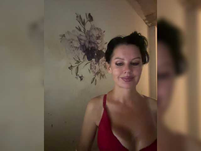 RoyalBreasts live cam on BongaCams