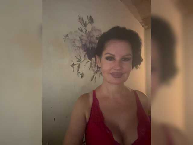 RoyalBreasts live cam on BongaCams
