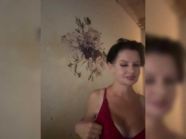 RoyalBreasts live cam on BongaCams
