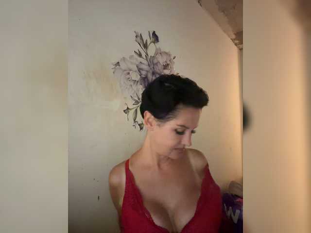 RoyalBreasts live cam on BongaCams